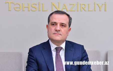 Ceyhun Bayramovun distant təhsil biabırçılığı - BACARMADI...