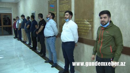 Binəqədi rayonunda sanitar-karantin qaydalarına zidd olaraq  saat 18-dən sonra gizli fəaliyyət göstərən restoran aşkar edilib - FOTOLAR