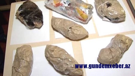 Ölkə ərazisinə qanunsuz yolla gətirilən 20 kiloqramdan artıq narkotik vasitənin dövriyyəyə buraxılmasının qarşısı polislər tərəfindən alınıb -FOTOLAR