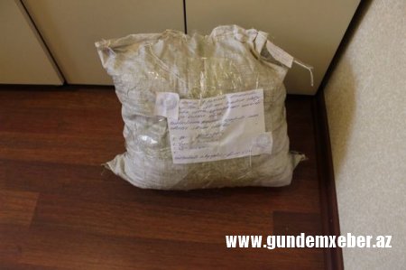 Taksi sərnişini 3,5 kiloqram marixuana ilə yaxalandı - Foto 