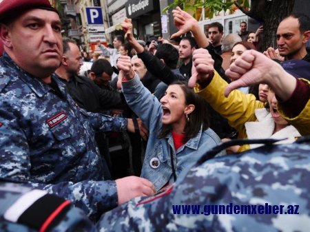 Ermənistanda əsgər anaları TƏŞVİŞDƏ: - “Övladlarımızdan xəbər ala bilmirik”