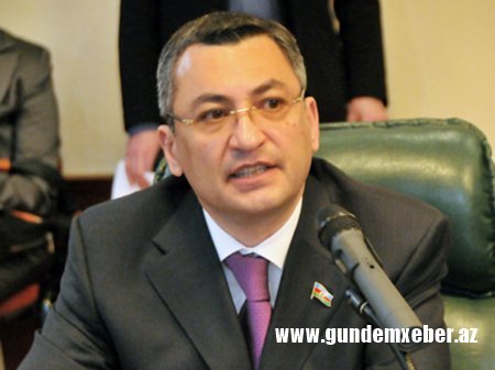 Rövşən Rzayev nə ilə fərqlənə bildi? - Görünəni budur ki...