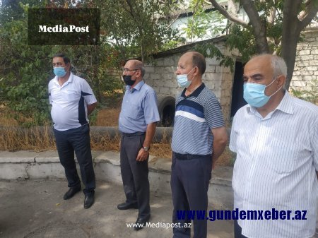 Bakıda təqaüdə çıxan zavod işçiləri etiraz edir - FOTO