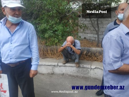 Bakıda təqaüdə çıxan zavod işçiləri etiraz edir - FOTO
