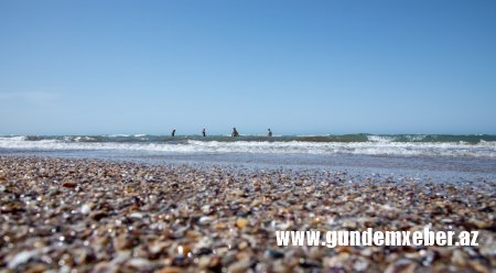 Bakıda çimərliklər açıldı
