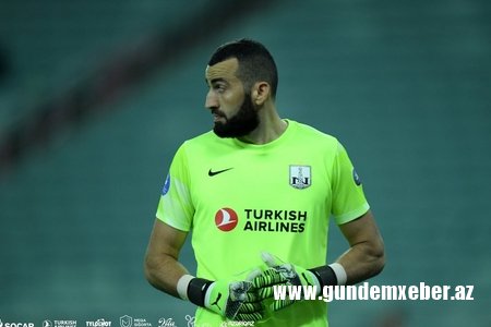 “Neftçi”nin qapıçısı: “Qalatasaray”la oyundakı səhvimə görə üzr istəyirəm”