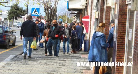 Bütün müəllimləri bir banka cəmləmək düzgün deyil - Deputatdan bank inhisarçılığına etiraz