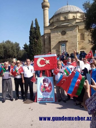 Milliyətçilər Türk şəhidlərini ziyarətdən sonra, mənəvi qərargahlarına toplaşdılar - FOTOLAR