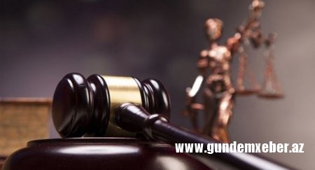 Yeniyetmə Krasnoyarsk məhkəməsində qərar elan olunduqdan sonra məhkəmə zalından qaçdı