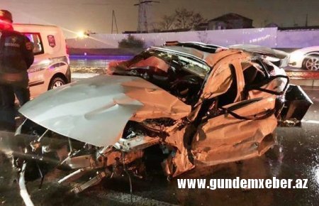 Bakıda dəhşətli qəza: Avtomobil marketə çırpıldı, üç tibb işçisi öldü - FOTO/VİDEO