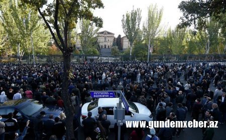 Paşinyan geri çəkildi, Ermənistanda bir sıra qadağalar aradan qaldırıldı