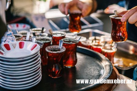 Karantin rejimində fəaliyyət göstərən çayxana aşkarlandı: İcarədar və müştərilər cəzalandırıldı