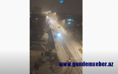 Bakıya yağan qar avtoqəzalara səbəb oldu - Video