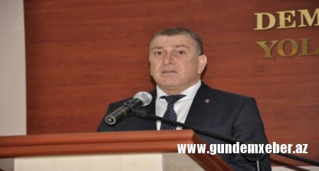 Döşündəki “Vətənə xidmət ordeni”ndən utan, Siraqəddin Cabbarov -Şəhid anasından utanmırsansa, o ordeni sənə verəndən utan, cənab başçı