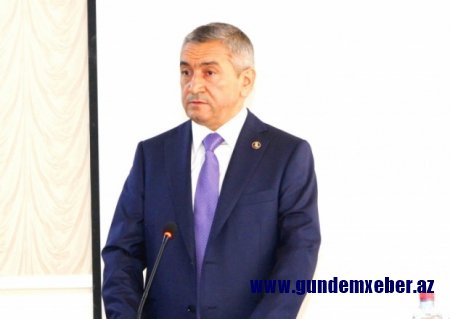 Eldar Əzizov müşavirədə Adil Vəliyevi sərt tənqid etdi