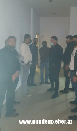 Fərhad Əhmədovdan şikayət: Pulunu ala bilməyən işçilər piket keçirməyə hazırlaşırlar - Foto