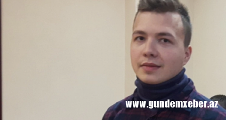 Belaruslu jurnalistin olduğu təyyarə Minskə endirilib, özü isə həbs edilib