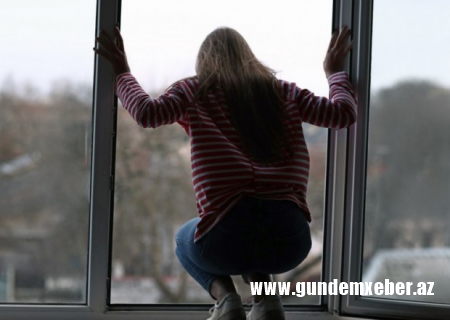 Gəncədə imtahandan kəsilən yeniyetmə qız İNTİHAR ETDİ