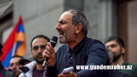 Paşinyan tərəfdarlarını mitinqə çağırdı