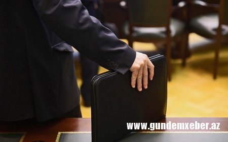 Ötən il 304 dövlət qulluqçusu işdən çıxarılıb, 887 nəfərə töhmət verilib