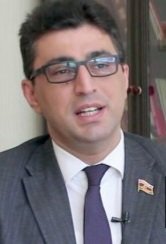 Bu adam NECƏ DEPUTAT OLDU... - HƏQİQƏTƏN DƏ...