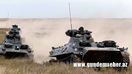 Bloomberg: Rusiya bir tank batalyonunu Ukrayna ilə sərhədə göndərdi