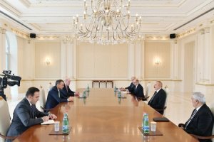 Prezident İlham Əliyev BP qrupunun baş icraçı direktorunu qəbul edib