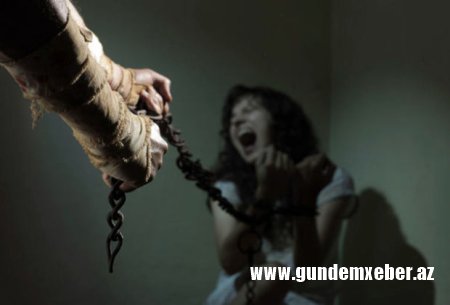 Bərdədə şok olay: Qadın evində saxladığı kişi ilə qızını zəncirlədi - TƏFƏRRÜAT