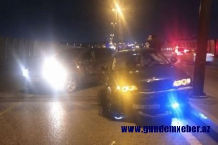 Bakıda körpü buz bağladı: 5 avtomobil qəzaya uğradı - FOTO