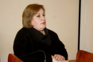 "Həyat yoldaşımı işə düzəltmək üçün Dürdanə Əliyevaya 10 min manat verdim" - MƏHKƏMƏ
