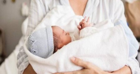 Gəncədə 16 yaşlı qız ana oldu - Araşdırma aparılır, Yenilənib