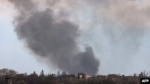 Rusiya qüvvələri Ukraynanın şərqində məktəb və yaşayış binalarını atəşə tutub