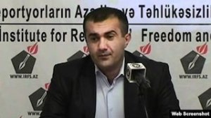 İcra hakimiyyəti başçısı jurnalisti məhkəməyə verib