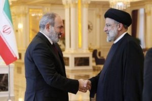 Rəisi və Paşinyan regional kommunikasiya xətlərinin açılışını müzakirə ediblər