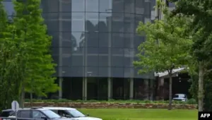 Tulsada klinikaya hücum edən şəxs çəkdiyi ağrıya görə günahlandırdığı həkimi öldürüb