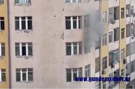 Bakıda yaşayış binasında yanğın başlayıb - Video