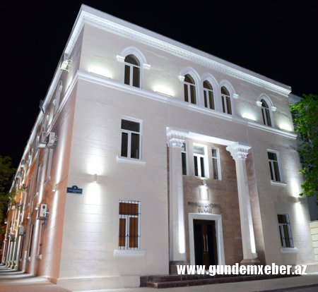 Rəşid Rzayev məhkəmə qərarlarının icrasına qadağa qoymağa sədrlik edir?