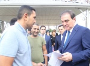 Gəncədə vətəndaşlarin müraciətlərinə xüsusi diqqət və qayğı ilə yanaşılır - FOTOLAR