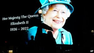 Kraliçanın vəfatı ilə əlaqədar Britaniyanın Azərbaycandakı səfirliyində bayraqlar endirilib