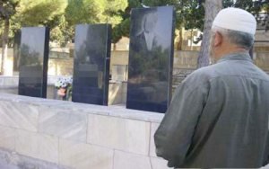Yasamal qəbiristanlığında mollalar arasında müştəri üstündə dava olub - TƏFƏRRÜAT