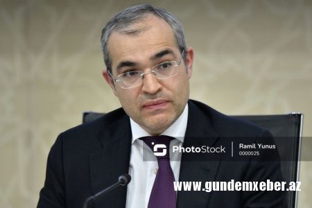 Federasiya prezidenti Dünya Kubokunda Azərbaycan güləşçilərinə uğurlar arzulayıb