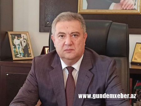 İcra baçşısı bələdiyyə sədrini kütləvi tədbirdə ələ saldı - İŞ MƏHKƏMƏLİK OLDU...