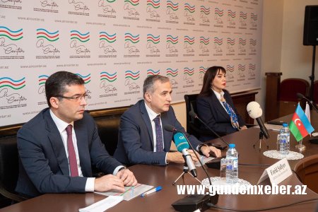 Jurnalistlər üçün “Azərbaycanın xarici siyasət gündəmi” mövzusunda təlim keçirilib