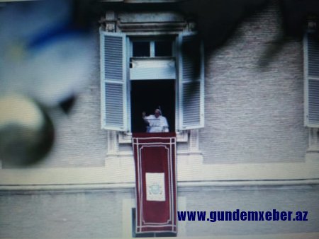 Papa Milad bayramını daha çox təmkinlə keçirməyə dəvət edir və Ukraynaya kömək etməyi xahiş edir: "Gəlin Milad bayramını təvazökar keçirək".