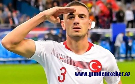 Türkiyəli futbolçu zəlzələ qurbanlarına görə Ronaldunun formasını hərraca çıxarıb