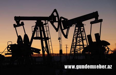 Üç Aİ ölkəsi Rusiyadan neftin qiymətinin bir barel üçün tavanını 51,45 dollara endirməyə çağırıb