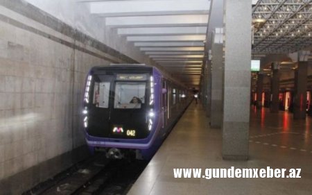 “Memar Əcəmi” stansiyasında sərnişin qatar yoluna düşüb