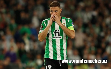 Tanınmış futbolçu 42 yaşında karyerasını başa vurur
