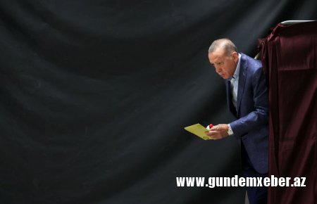 Ərdoğan bülletenlərin 98%-ni hesabladıqdan sonra 50%-dən az səs qazanır