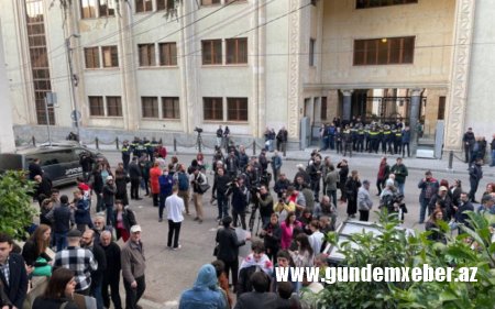 Tbilisidə Rusiya ilə birbaşa uçuşların ləğvi tələbi ilə mitinq keçirilir